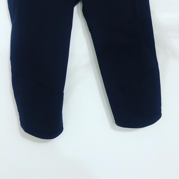 Women’s Lululemon Black Mesh Knee Cropped Leggings - Picture 2 of 6